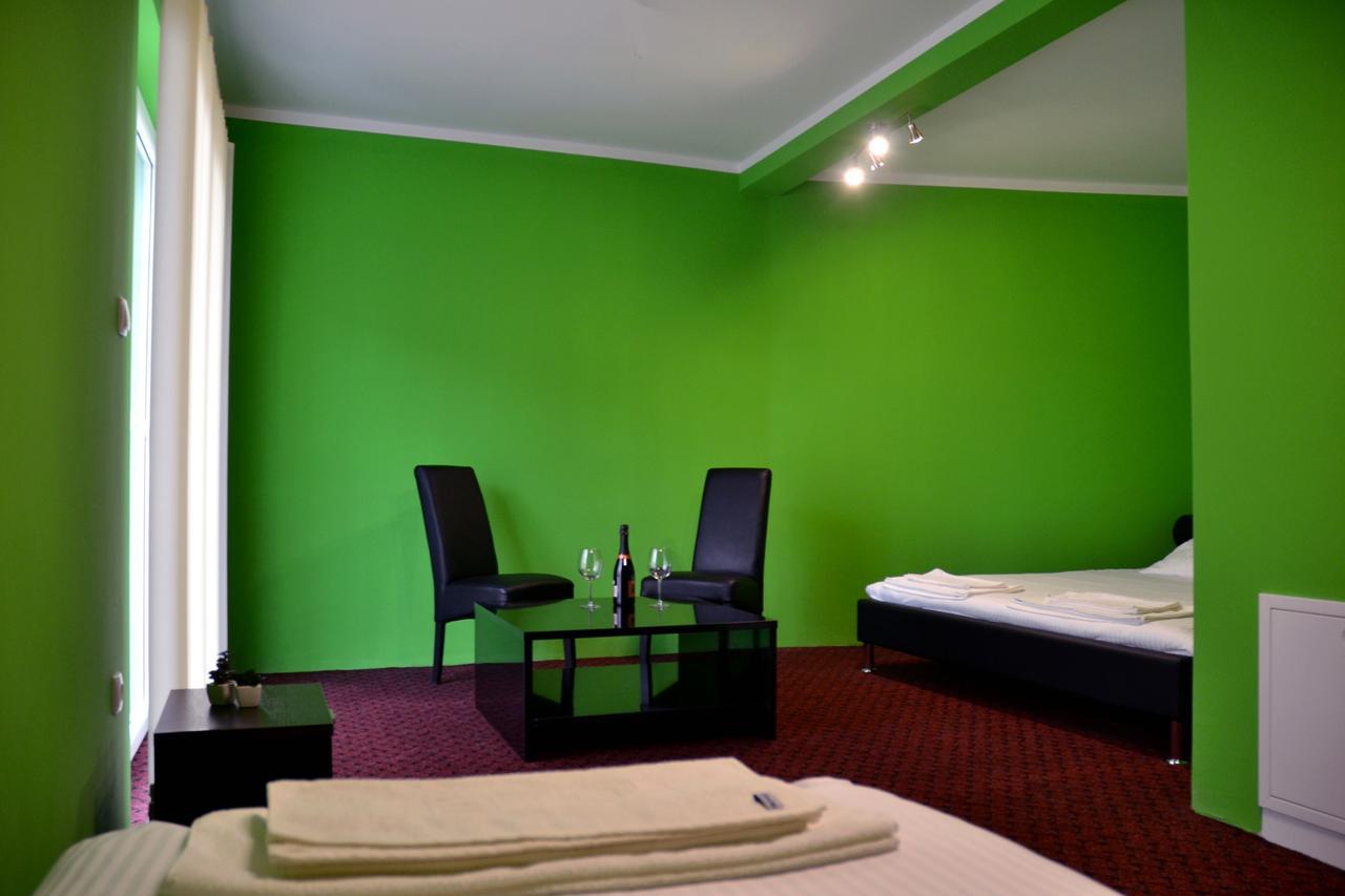 Hotel Victoria Lukavica Eksteriør bilde
