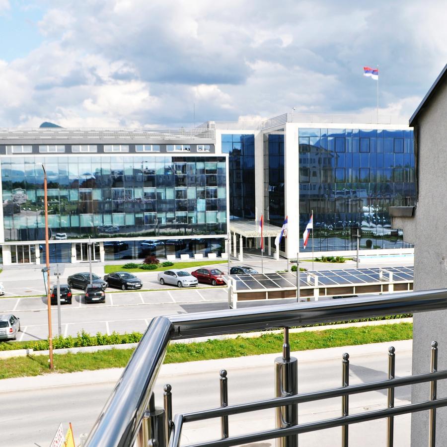 Hotel Victoria Lukavica Eksteriør bilde